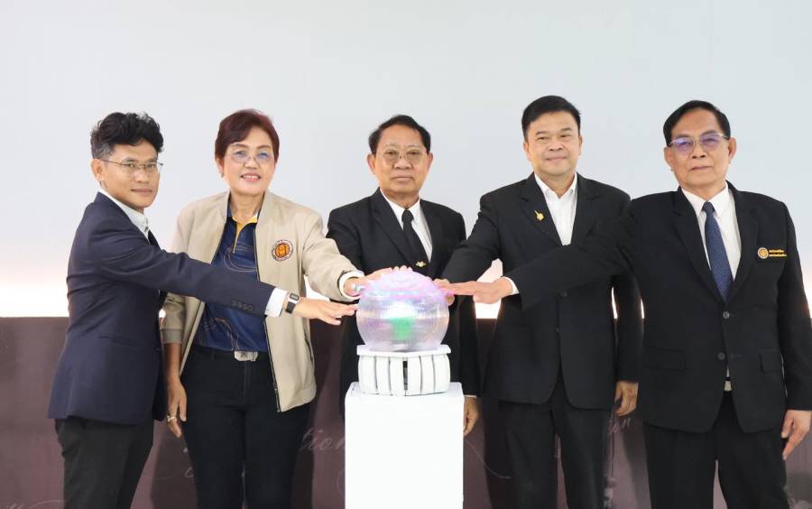 โครงการยกระดับกำลังคนอาชีวศึกษาด้านความรู้ ทักษะสูง กลุ่มอุตสาหกรรมและบริการแห่งอนาคต พลิกโฉมผู้นำอาชีวะ ด้วยพลัง AI ณ วิทยาลัยอาชีวศึกษาขอนแก่น
